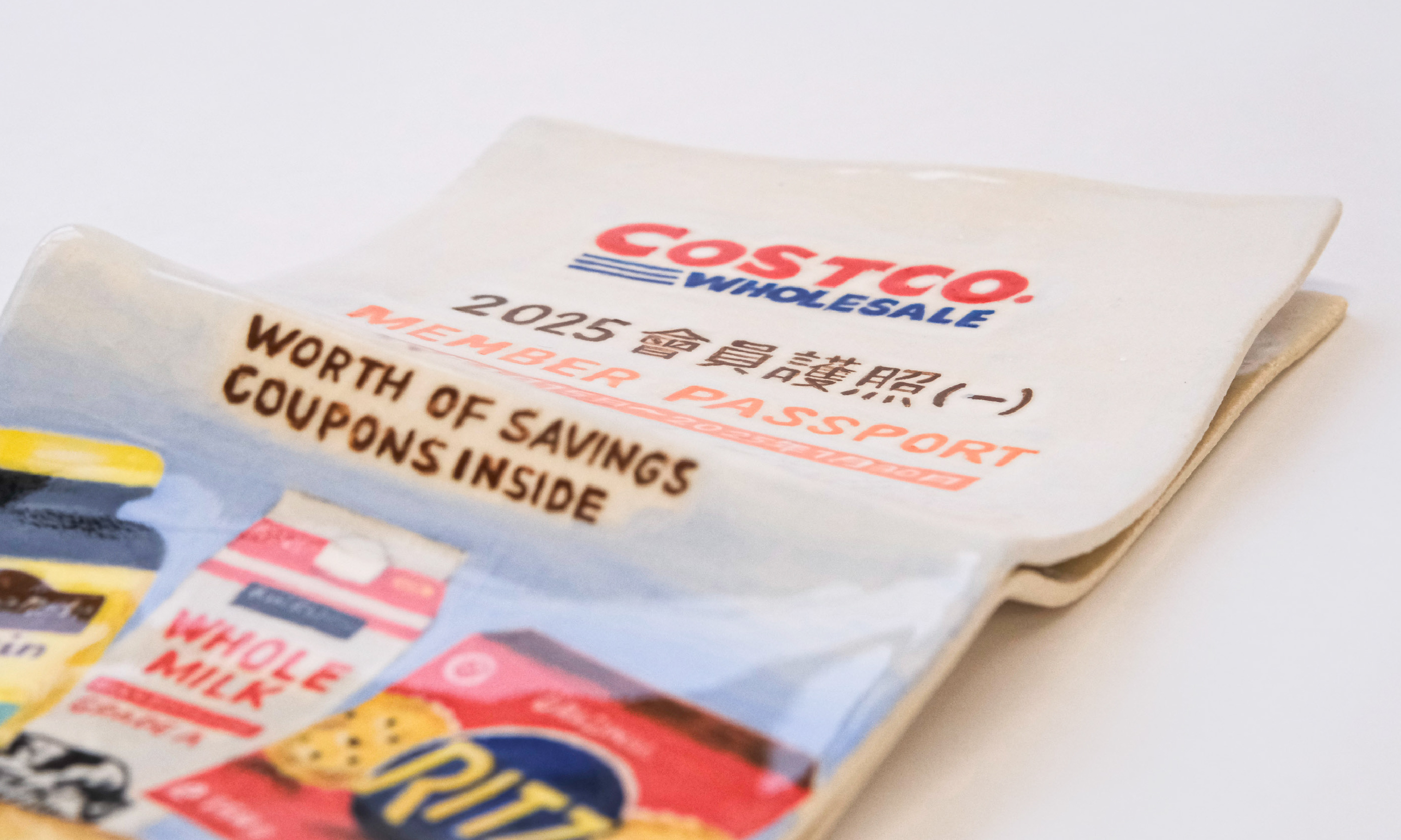 Unboxing, a creative ceramic works by Mu-Se Kuo