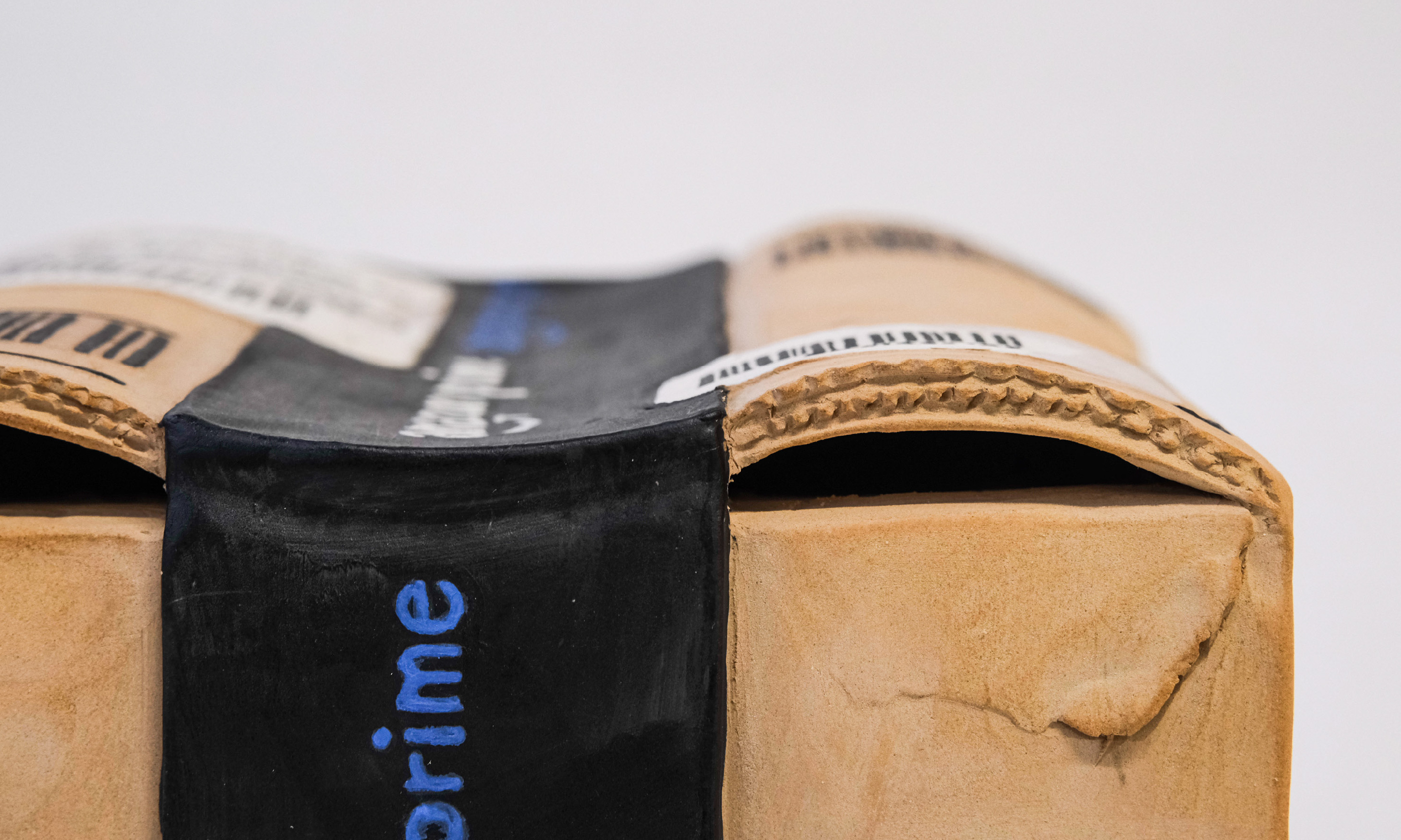 Unboxing, a creative ceramic works by Mu-Se Kuo