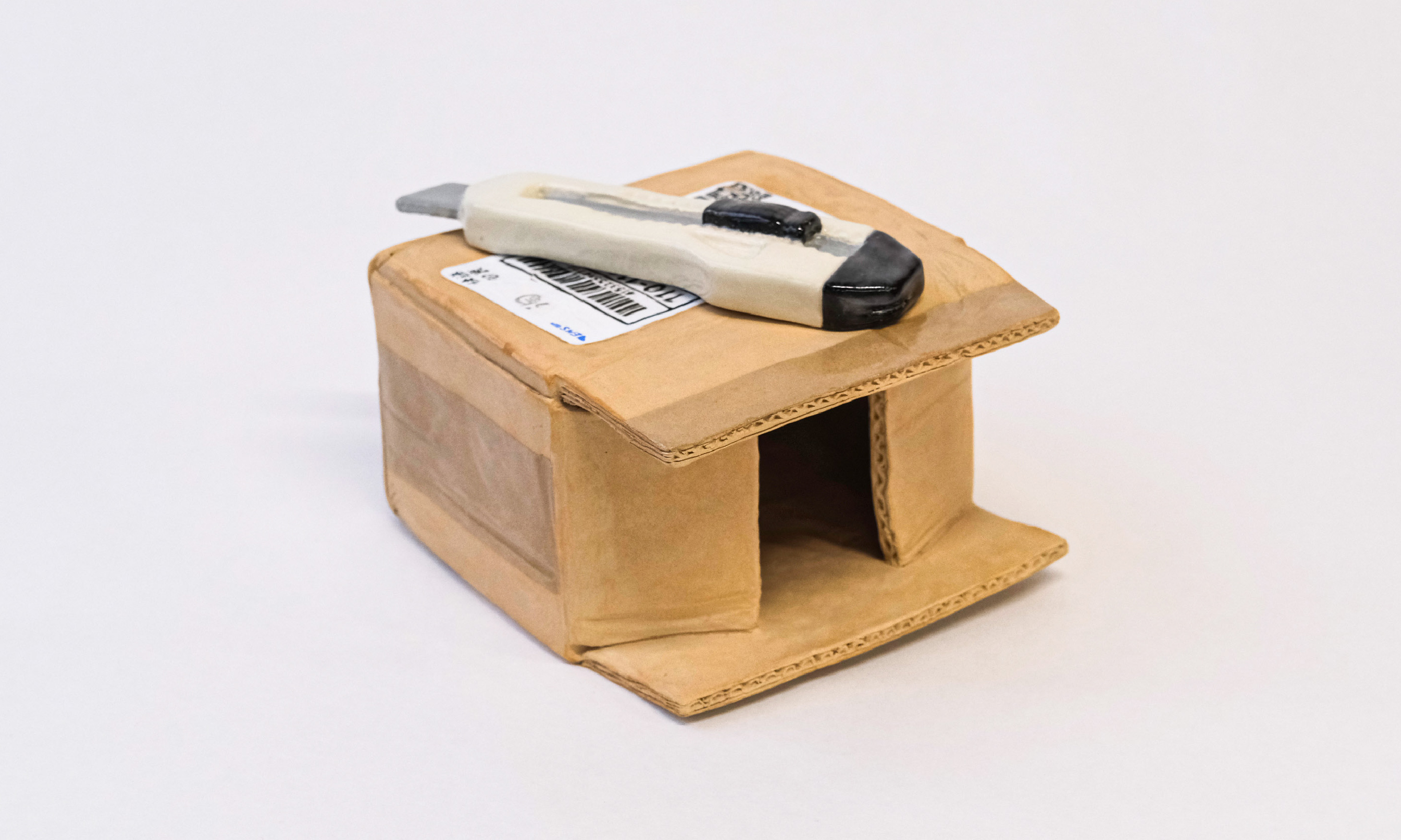 Unboxing, a creative ceramic works by Mu-Se Kuo